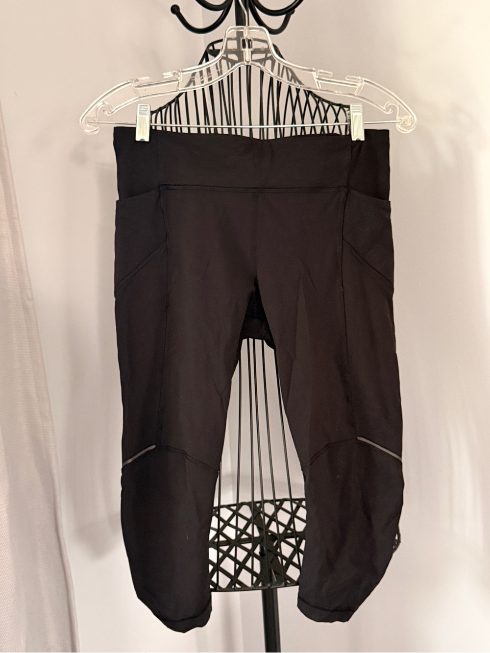lululemon athletica Black Cropped Leggings